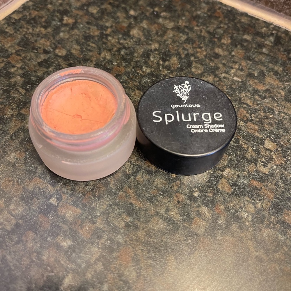 Younique eyeshadow